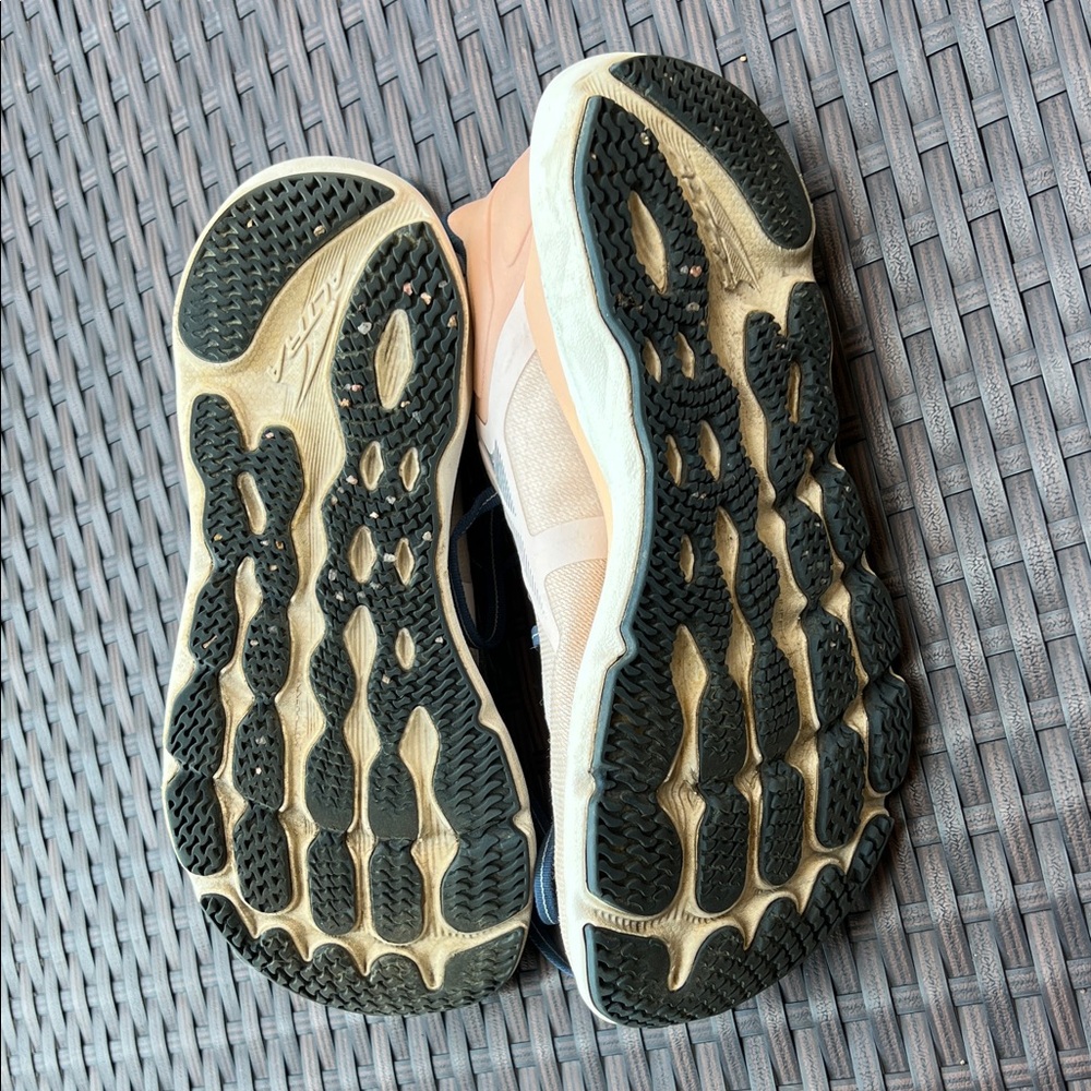 Altra Running Shoes - Picture 4 of 6